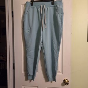 Figs Women's Jogger Scrub Bottoms In Seaglass